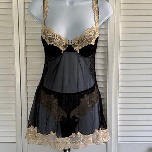 Victorias Secret Rare Vintage Black & Lace Chemise w/Attached Panty.   36B NWOT.